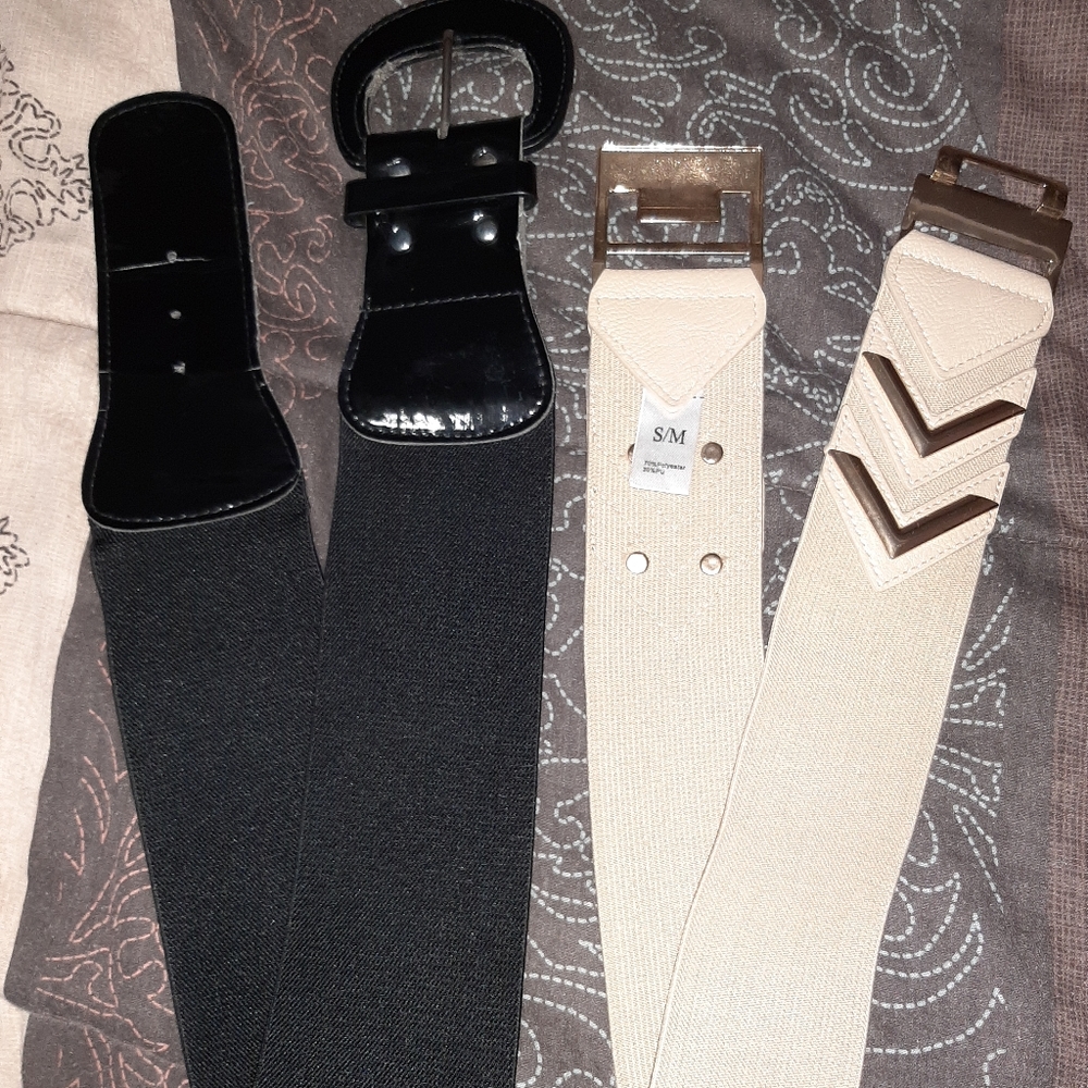 *SOLD* Accessories belt